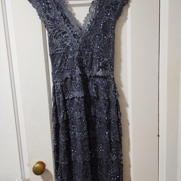 3/$20 Le Chateau lined, beaded blue dress - Picture 8 of 8